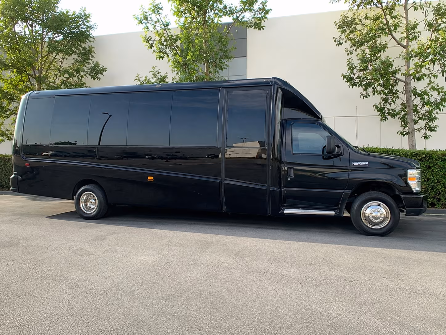 festival shuttle buses to knott s berry farm events and seasonal concerts