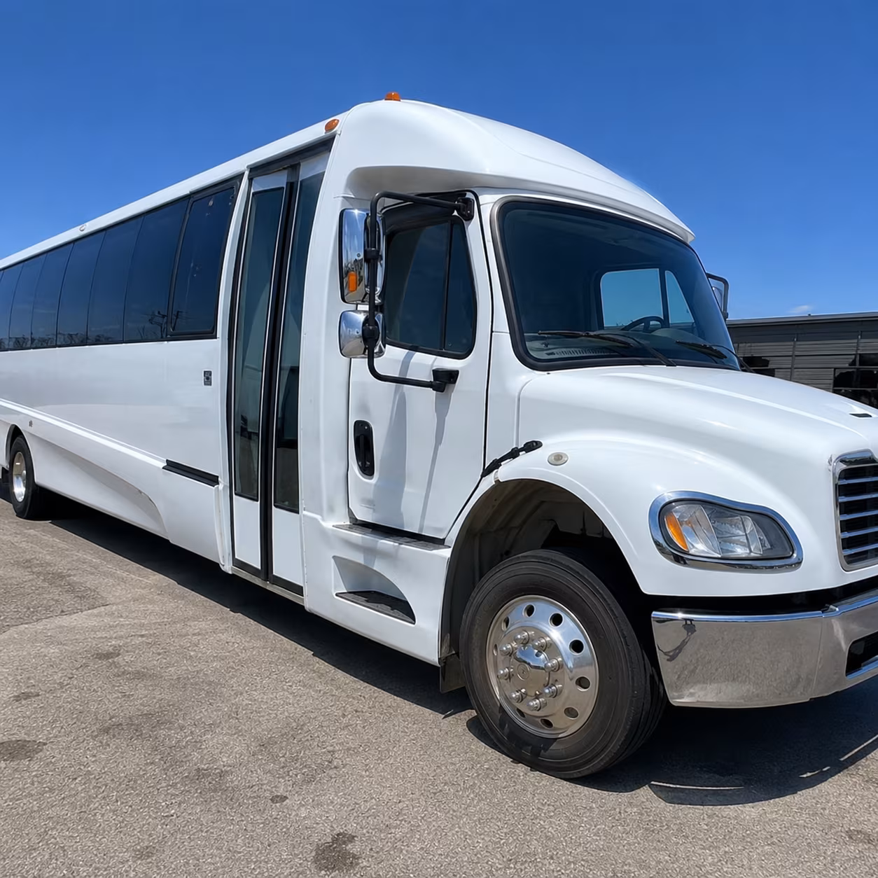 theme park and attraction buses for buena park groups